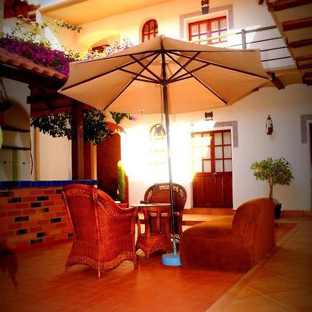 La Escondida Hostal Sucre Ngoại thất bức ảnh