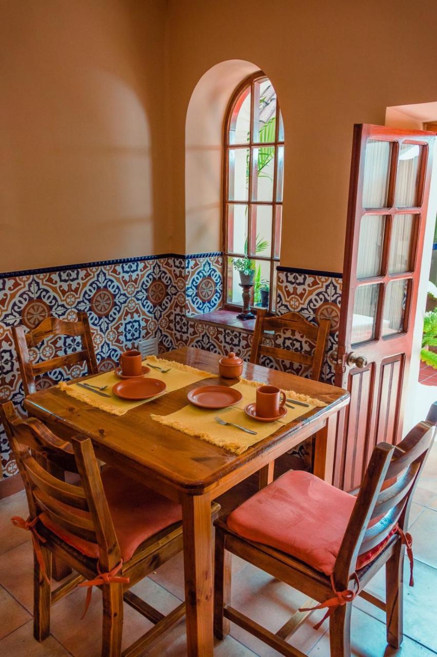 La Escondida Hostal Sucre Ngoại thất bức ảnh