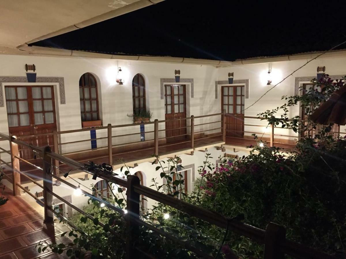 La Escondida Hostal Sucre Ngoại thất bức ảnh